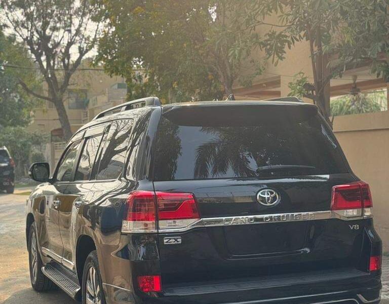 Land Cruiser ZX