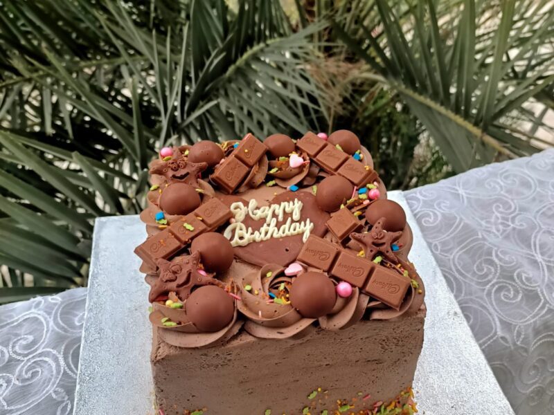 Customized Cake's