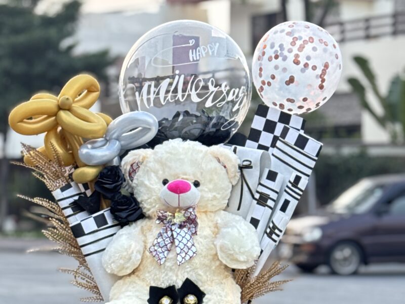 Customized Birthday Gift Boxes In Lahore | Florals Studio