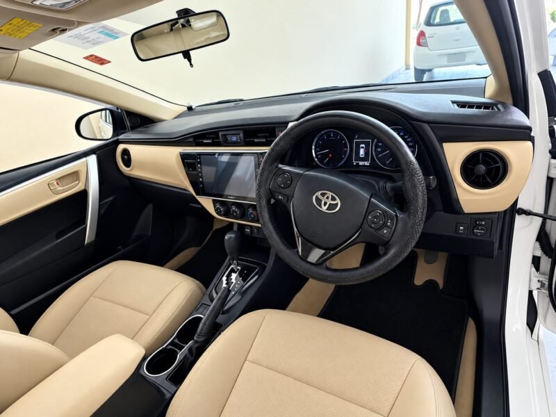 Professional Car Rental Service with Driver 🚗